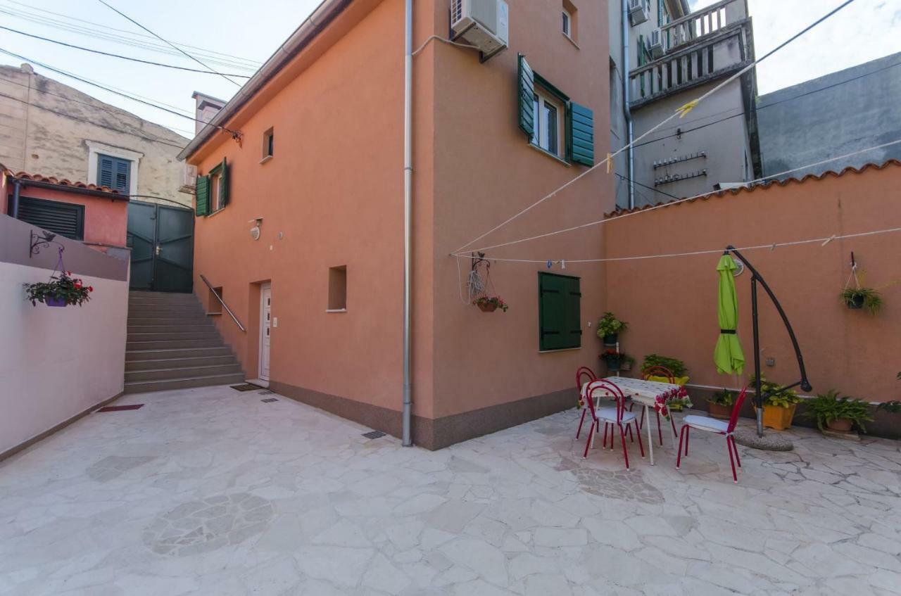 House Poets Street In Old Sibenik Villa Luaran gambar